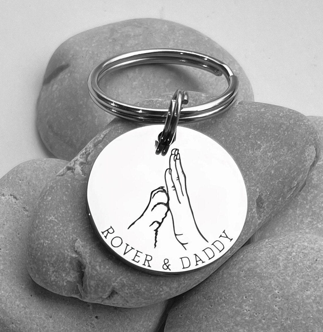 High Five Dog Keyring - Doggy Gift for Daddy - Personalised Keyring for Dad - Gift from the Dog - Dog Gift - Gift for Him - Unique Gift Idea