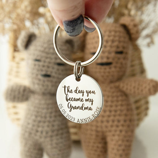 New Grandma Gift - New Grandma - New Grandma Gift - Gift for Grandma - Personalised Keyring - Gift for Grandma - From Grandchild