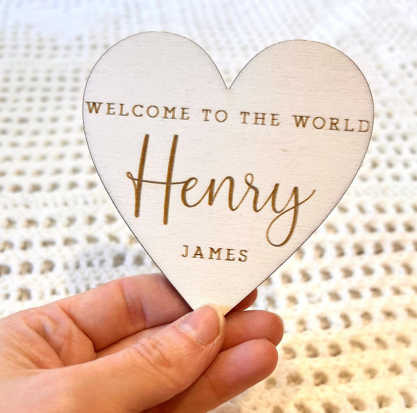 Heart Welcome to the World Sign - Wooden Sign - Baby Prop - Baby Announcement Sign - Personalised Baby Sign - Baby Gift - Social Media Prop