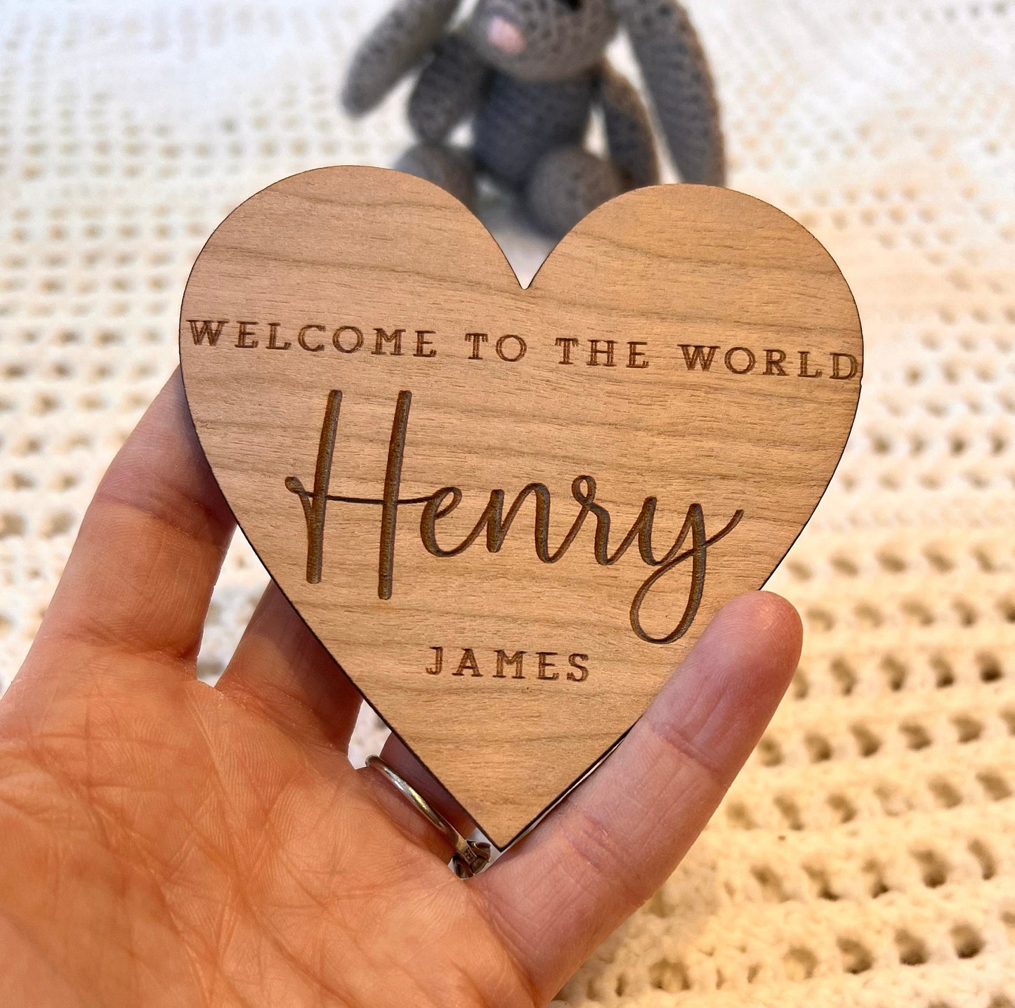 Heart Welcome to the World Sign - Wooden Sign - Baby Prop - Baby Announcement Sign - Personalised Baby Sign - Baby Gift - Social Media Prop