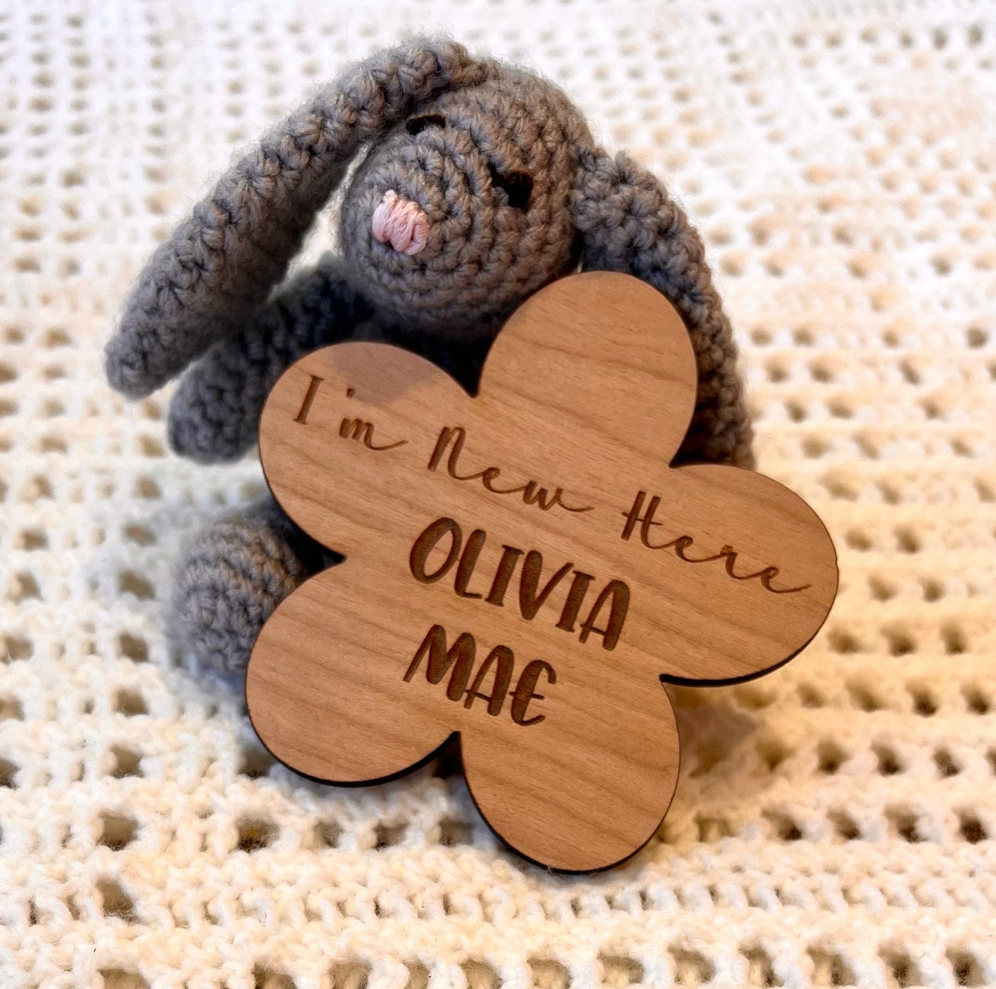 Flower I'm New Here Wooden Baby Announcement Sign - Personalised Wooden Baby Sign - Nursery Decor - Social Media Photo Prop - New Baby Gift