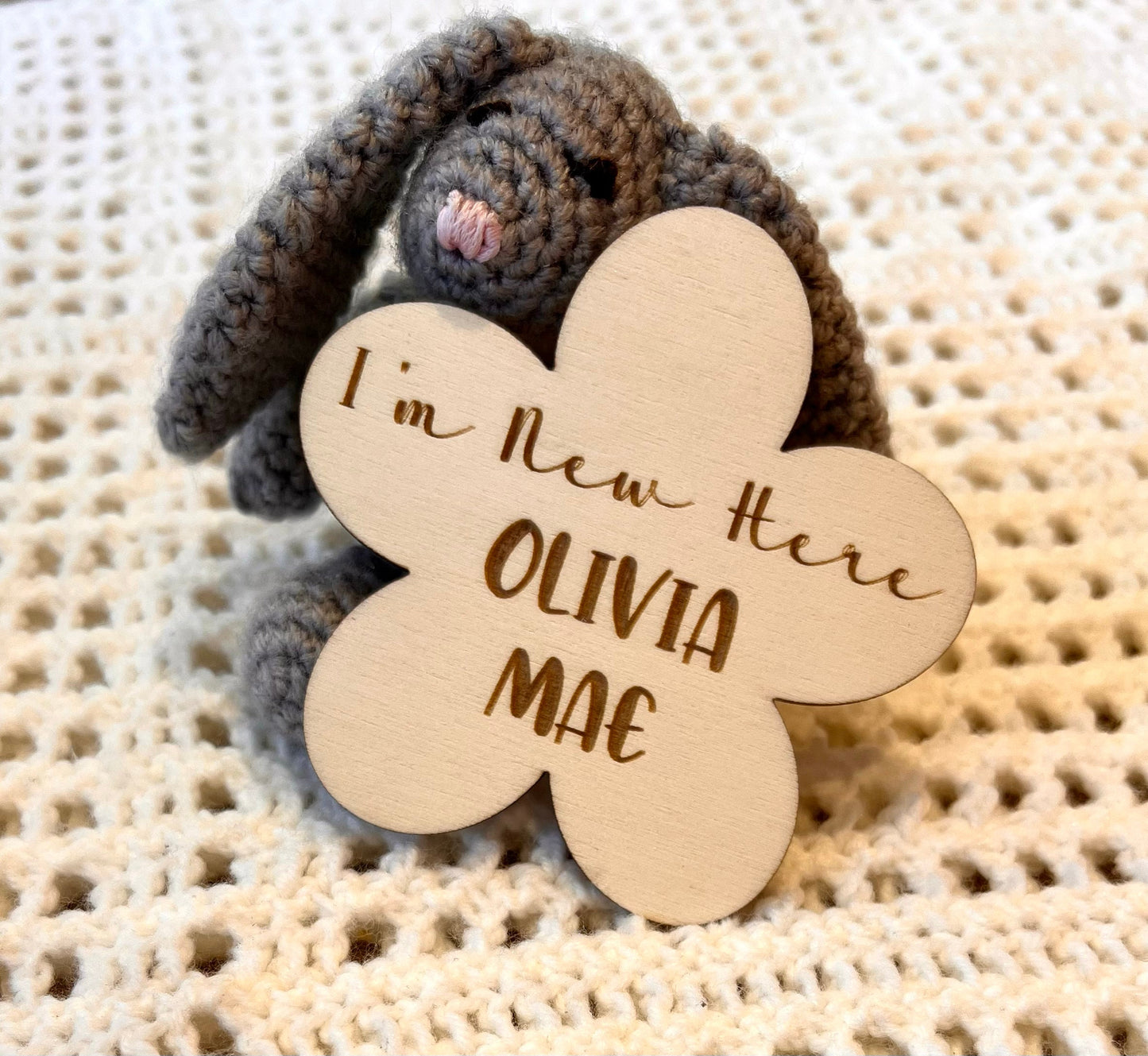 Flower I'm New Here Wooden Baby Announcement Sign - Personalised Wooden Baby Sign - Nursery Decor - Social Media Photo Prop - New Baby Gift